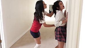 Tia Cyrus and Sadie Pop hot lesbian pussy action