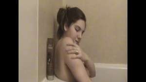Aly has an erotic bath